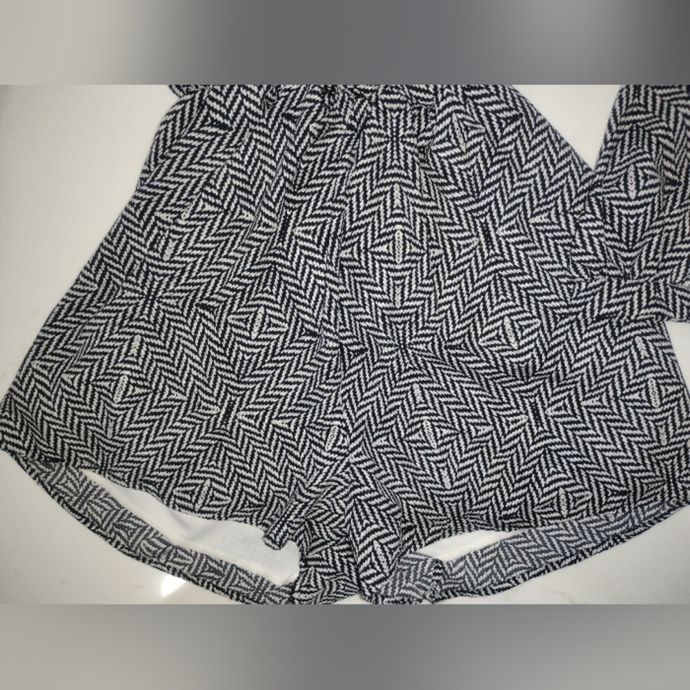Chic Black And White Patterned Romper - image 6